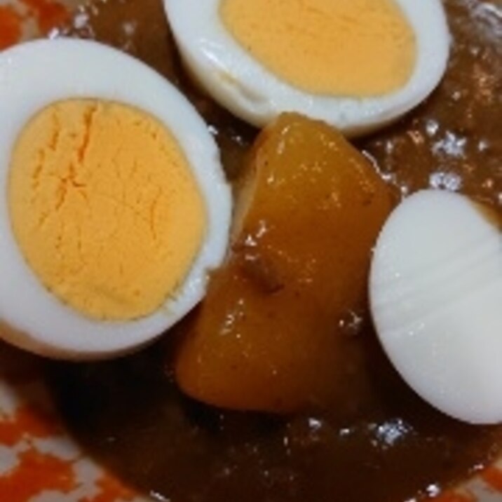 茹で玉子乗せ カレーライス